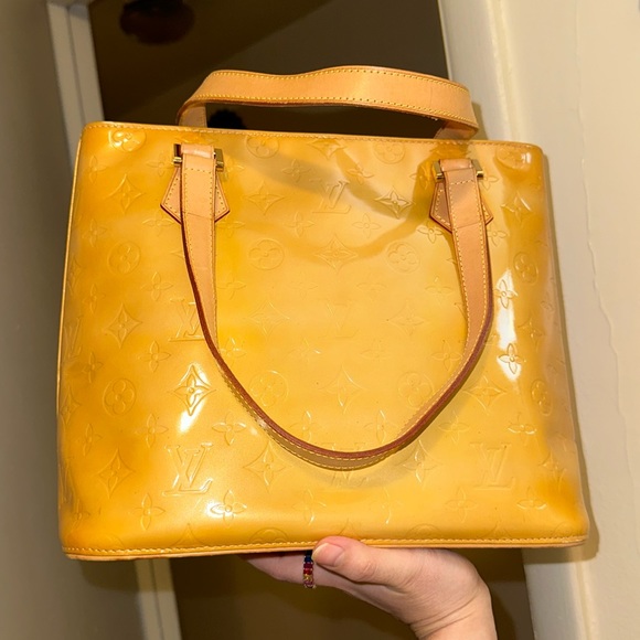 Authentic Louis Vuitton Vernis Houston Shoulder Hand Bag Yellow datecode LW0959 - Picture 3 of 17